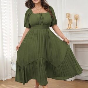 Elegant Square Neck Empire Waist Maxi Dress in Forest Green